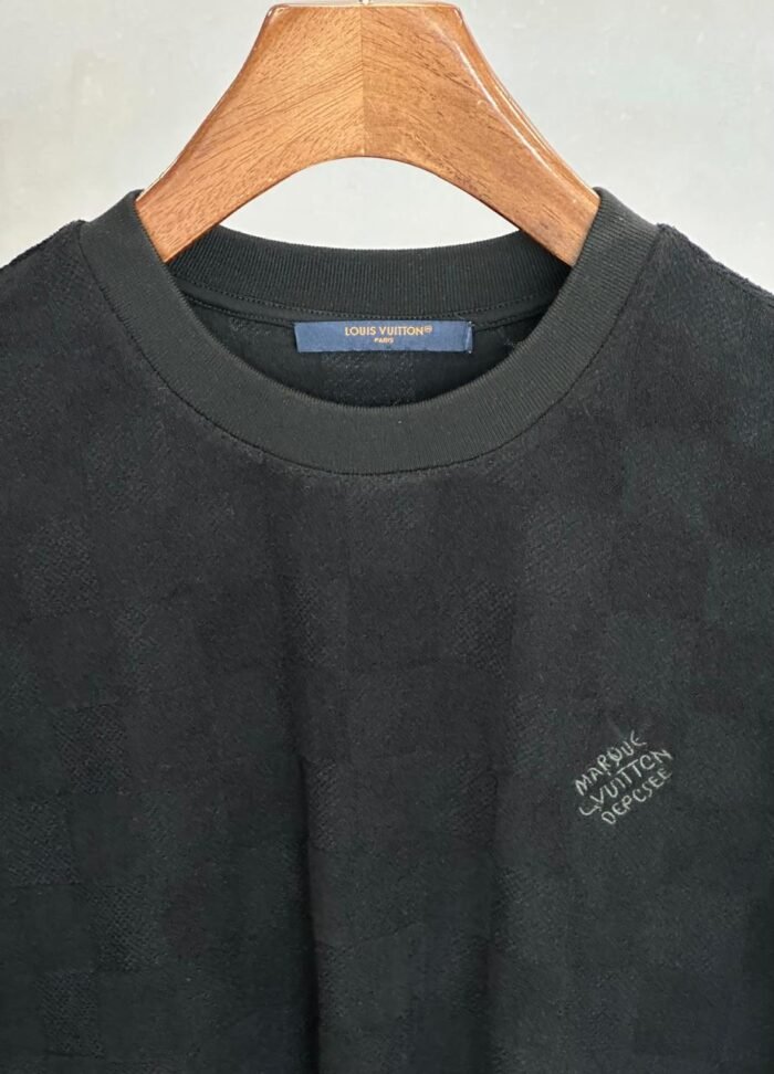 ⁦LOUIS VUITTON T-SHIRT⁩ - الصورة ⁦2⁩